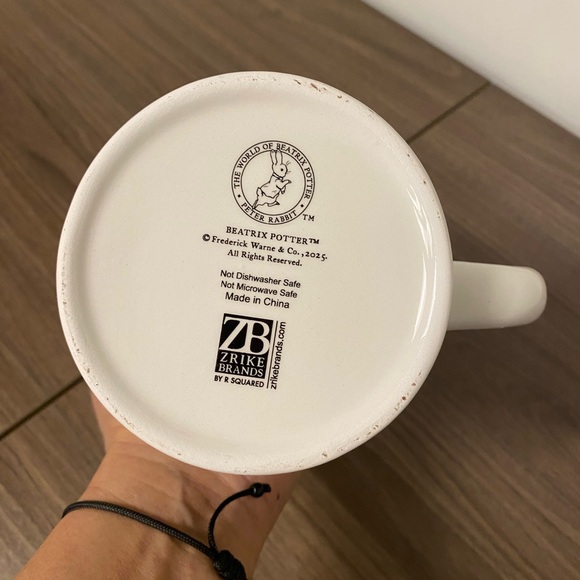 Peter Rabbit Ceramic Mug with Blue Jacket - Picture 6 of 6